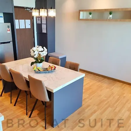 Brojat Suite Family Sea View @ Imperium Residence Kuantan Exterior photo
