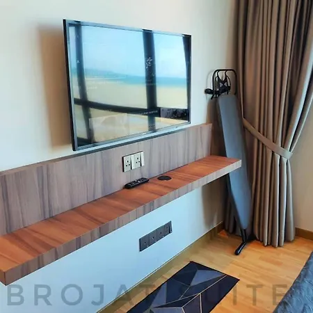Brojat Suite Family Sea View @ Imperium Residence Kuantan Exterior photo