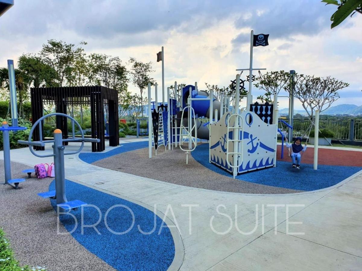 Brojat Family Sea View @ Imperium