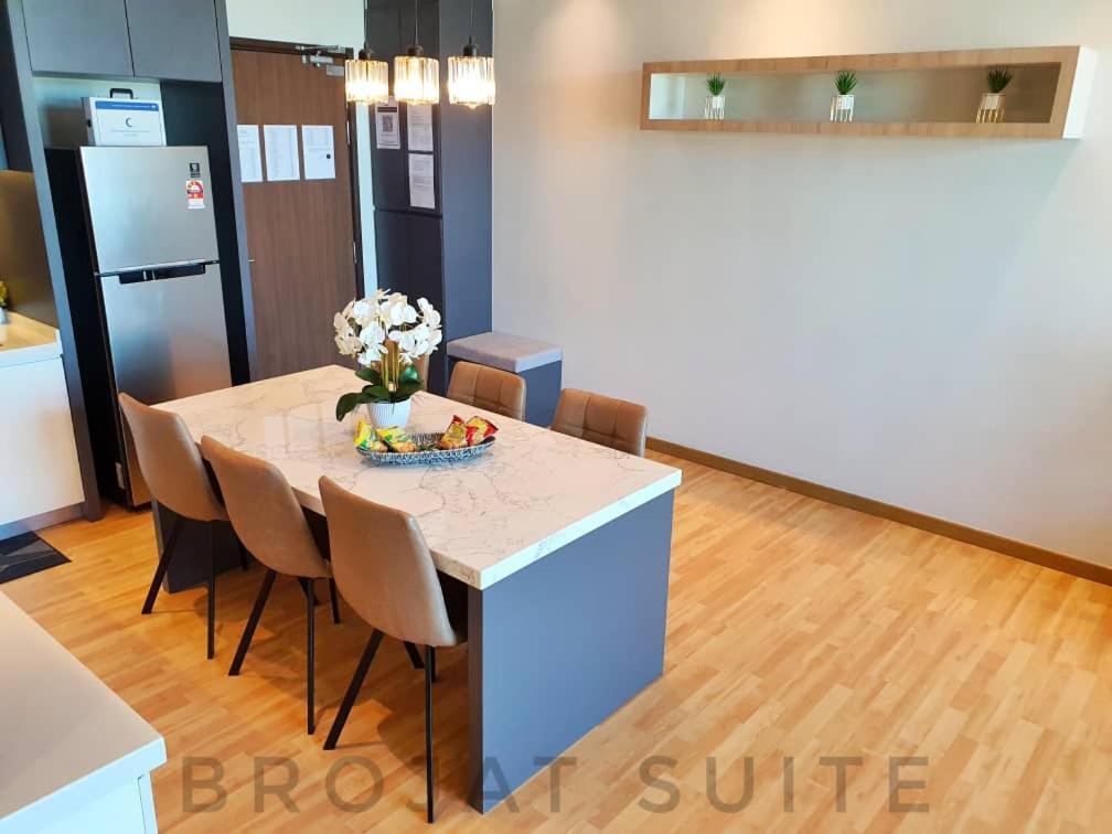 Apartment Brojat Family Sea View @ Imperium